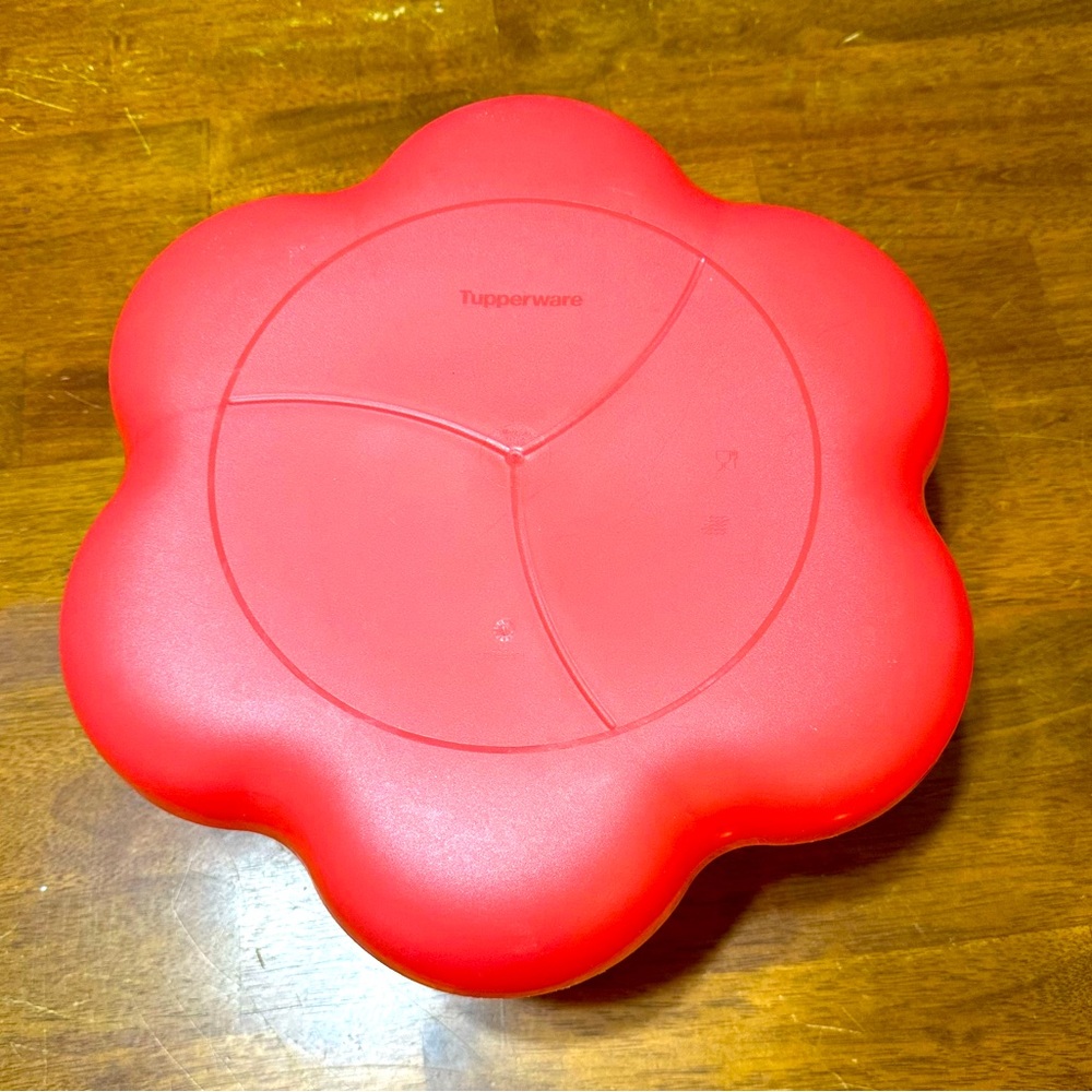 Tupperware Chip and Dip Dish